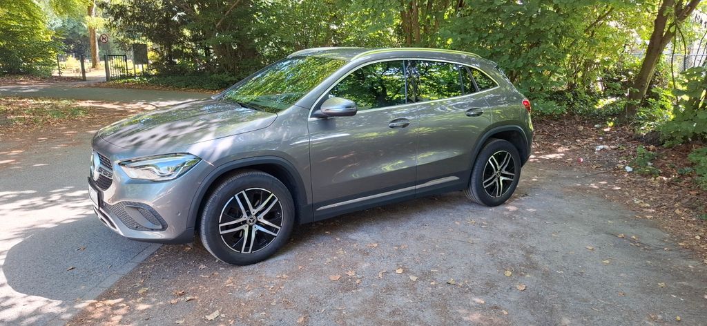 Bild des Angebotes Mercedes-Benz GLA 180 DCT -