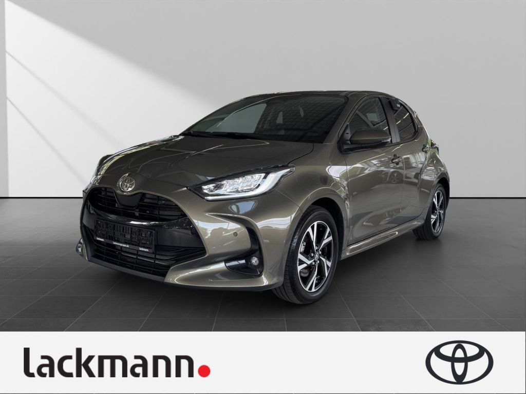 Bild des Angebotes Toyota Yaris Hybrid 1.5 Team DK PDC Sitzheizung Lenkrad