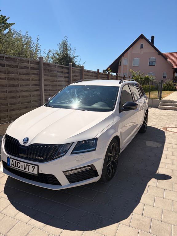 Bild des Angebotes Skoda Octavia 2.0 TDI SCR DSG 4x4 RS Combi RS