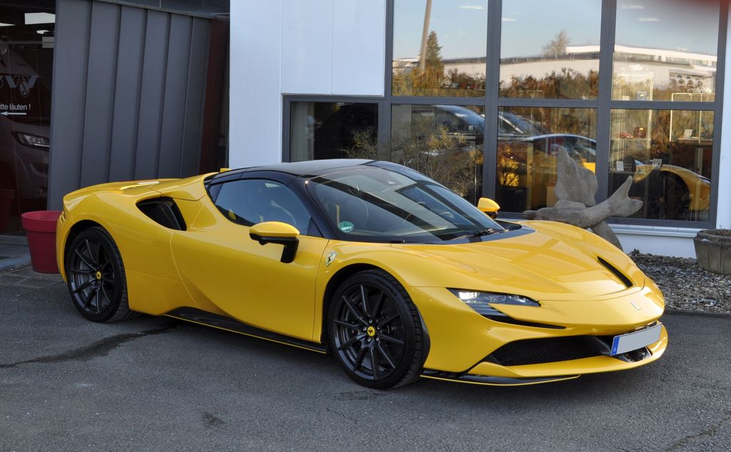 Bild des Angebotes Ferrari SF90 Spider *Atelier+Giallo Triplo+Lift+Carbon*