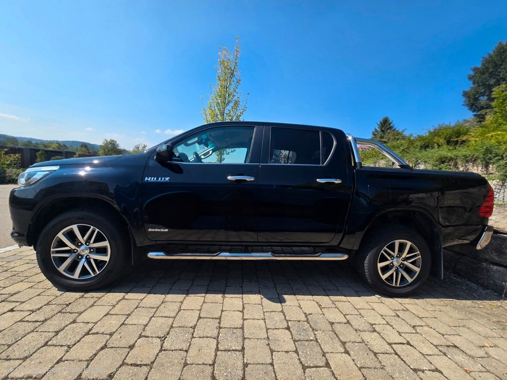 Bild des Angebotes Toyota Hilux Invincible, 4X4, LED, Leder Kamera, 2.4D