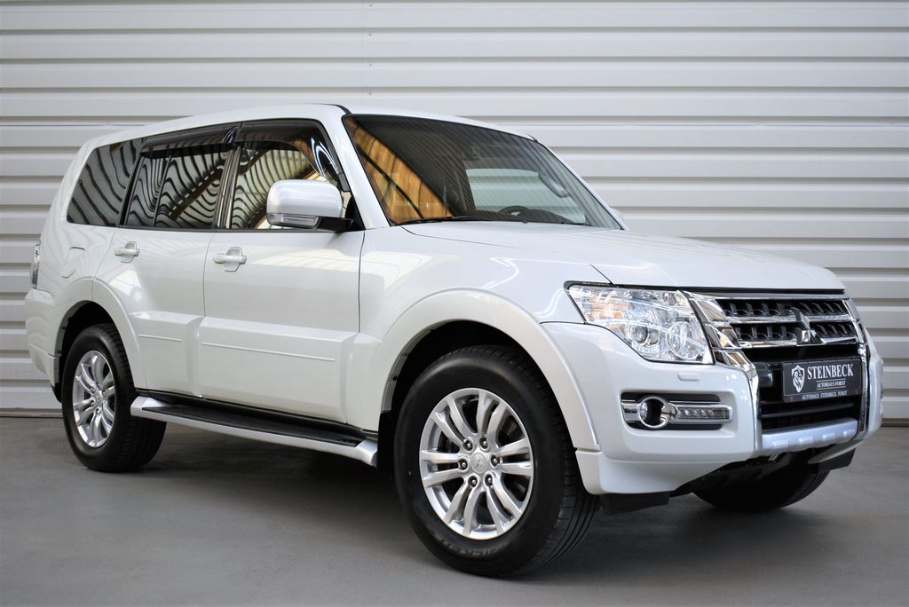 Bild des Angebotes Mitsubishi Pajero 3.2 DI-D SUV-Star+Xenon+AHK+Kamera+7-Sitz