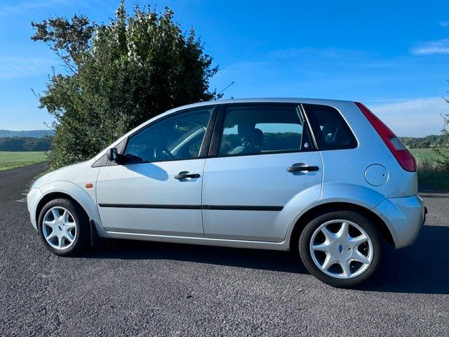 Bild des Angebotes Ford Fiesta 1.4 16V Ghia Ghia