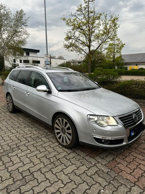 Bild des Angebotes Volkswagen Passat Variant Highline 2.0 TDI DPF DSG 125kW
