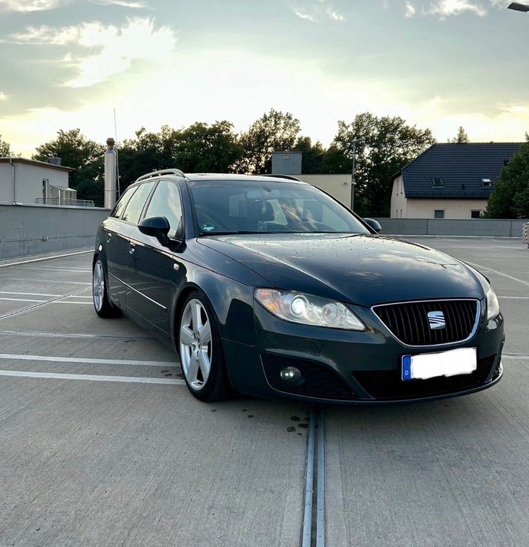 Bild des Angebotes Seat Exeo ST 2.0 TDI Xenon Navi Glasdach PDC