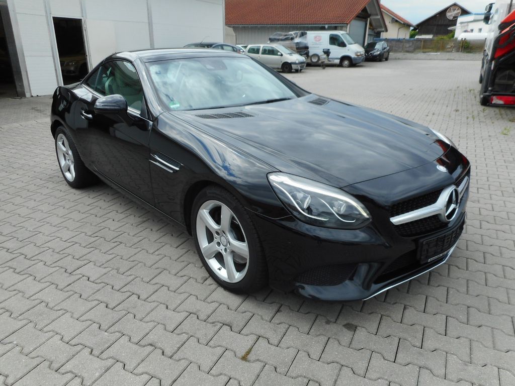 Bild des Angebotes Mercedes-Benz SLC 250 d Panoramadach Navi PDC Airscarf