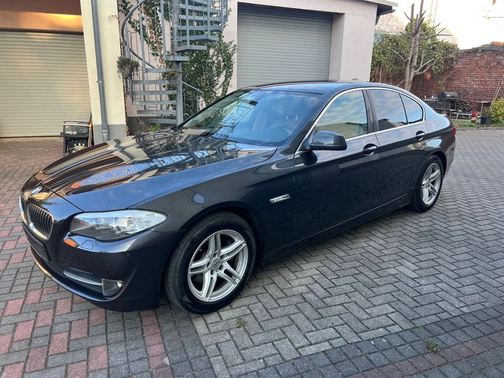 Bild des Angebotes BMW 523 i/Bi-Xenon/PDC/NAVI/8xAlus