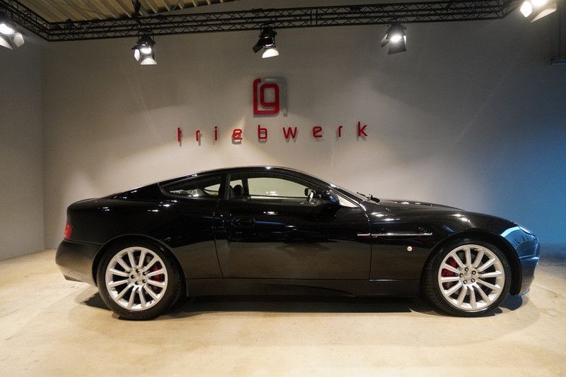 Bild des Angebotes Aston Martin Vanquish V12*ufrei*39tkm*schwarz/schwarz*BRD