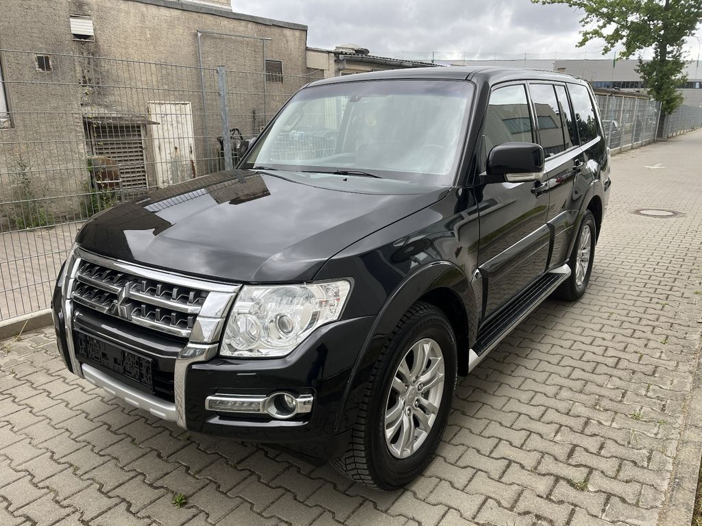 Bild des Angebotes Mitsubishi Pajero 3.2 DI-D SUV-Star.AHK.SHZ.7 Sitzer