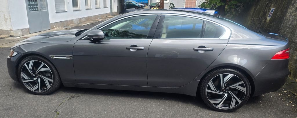 Bild des Angebotes Jaguar XE 20t 200PS Prestige Automatik Prestige