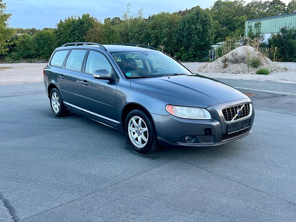 Bild des Angebotes Volvo V70 2.4 Diesel D5 Kombi Momentum
