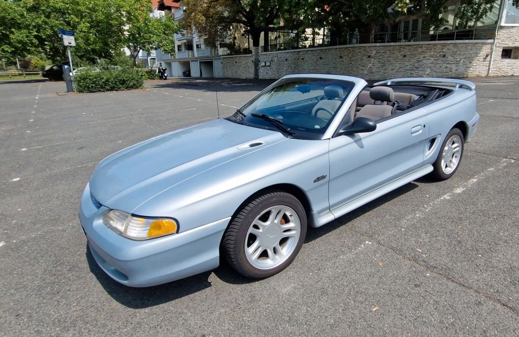 Ford Mustang GT 4.6L V8 (SN95)