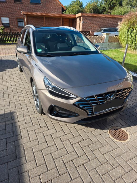 Bild des Angebotes Hyundai i30 1.5 T-GDI Hybrid Trend DCT LED- und Navi...