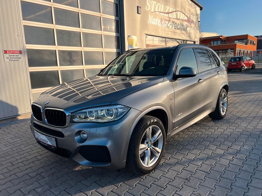 Bild des Angebotes BMW X5 xDrive 30 d M- Paket F15 HuD Pano AHK