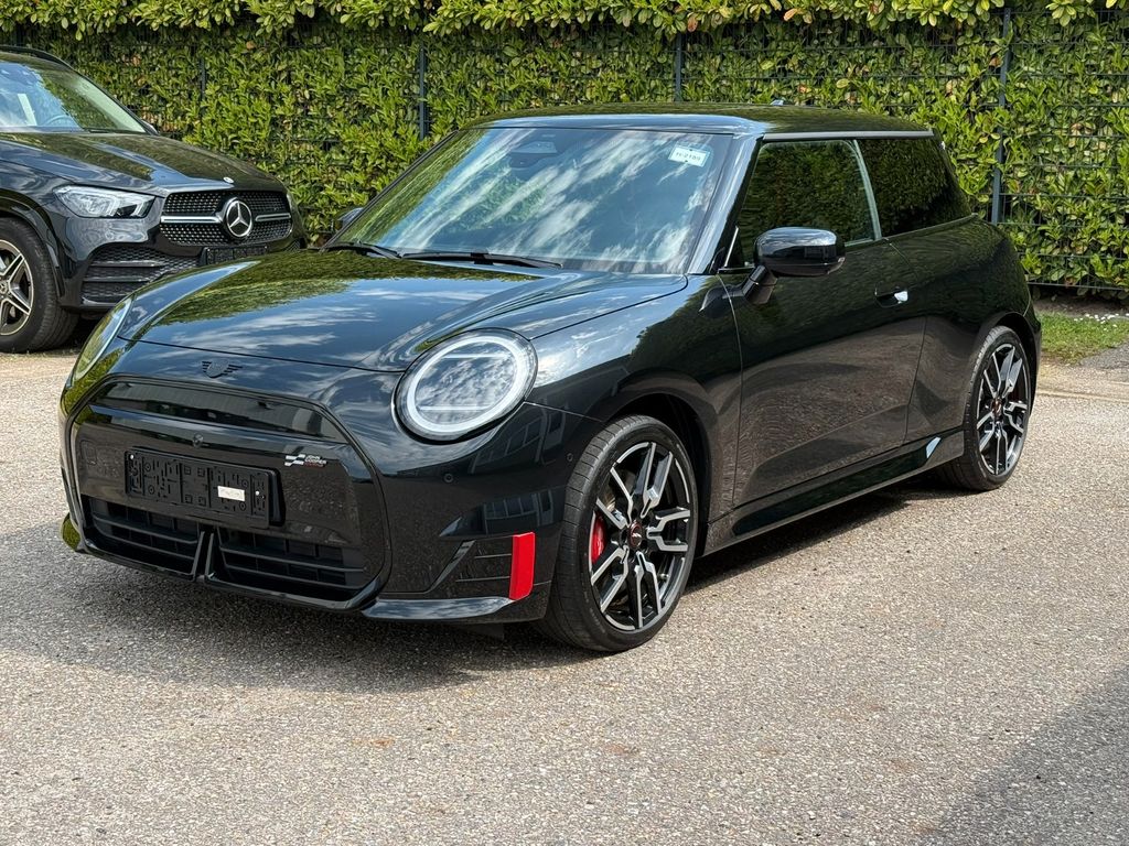 Bild des Angebotes MINI JCW E PAKET L/HUD/360/PANO/HARMANKARDON