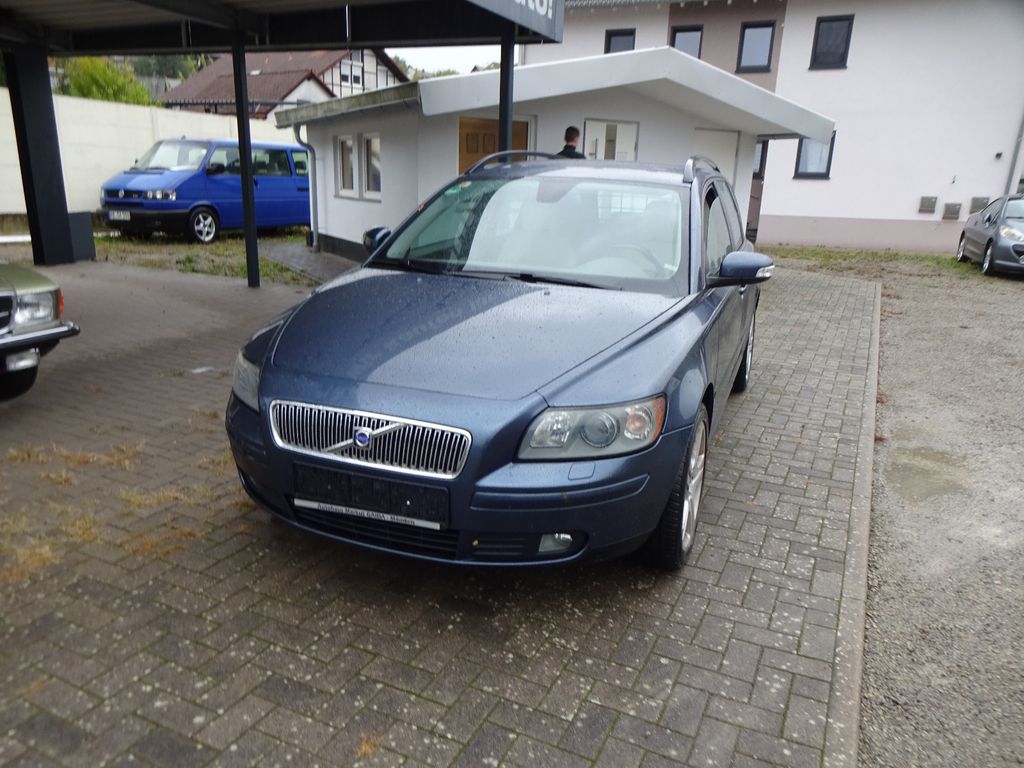 Bild des Angebotes Volvo V50 Kombi T5 AWD Summum