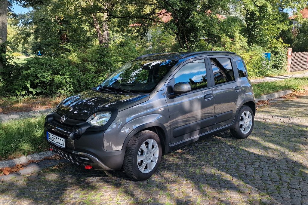 Bild des Angebotes Fiat Panda 1.0 GSE Hybrid Cross mit Sitzheizung