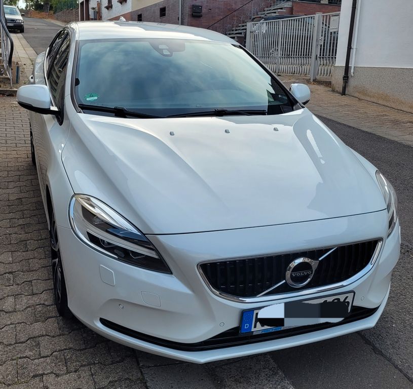 Bild des Angebotes Volvo V40 D2 Linje Svart Linje Svart