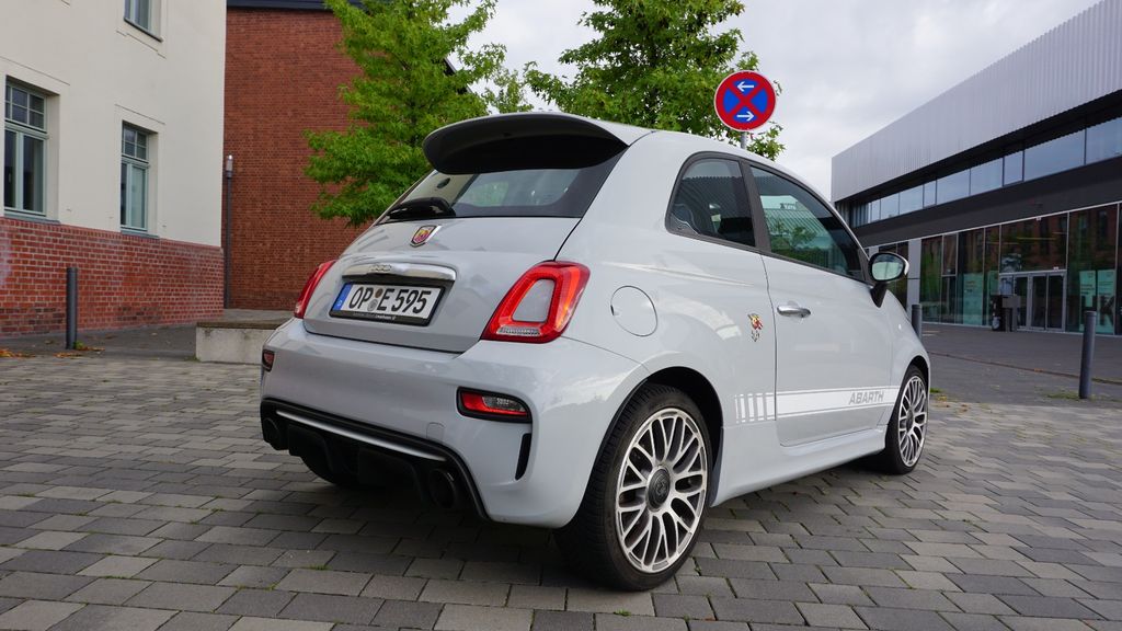 Bild des Angebotes Abarth 595 1.4 T-Jet 16V AKRAPOVIC SCHECK 28.000 KM