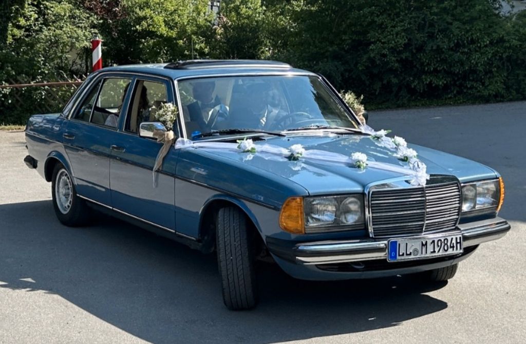 Bild des Angebotes Mercedes-Benz 250 W123 Oldtimer Automatik - wenig KM!!!
