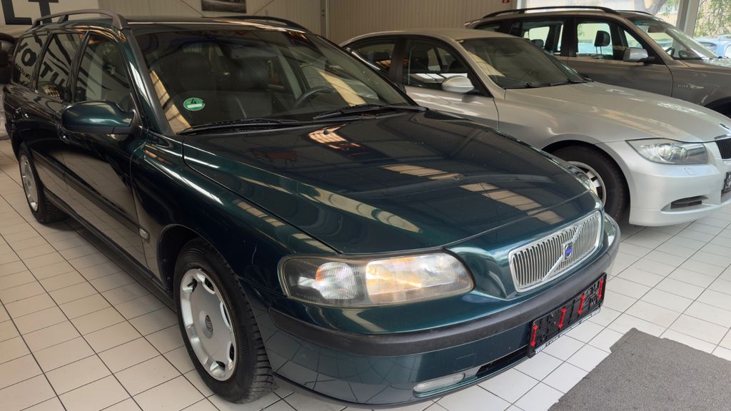 Bild des Angebotes Volvo V70 2.4 Premium*TÜVneu*Serviceheft*sehr-Gepflegt