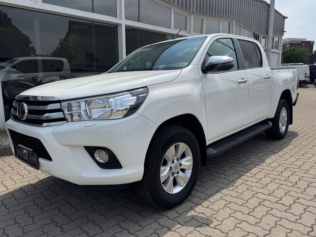 Bild des Angebotes Toyota HILUX DOUBLE CAB 4x4/KAMERA/AHK/HINTEN-SITZREIHE