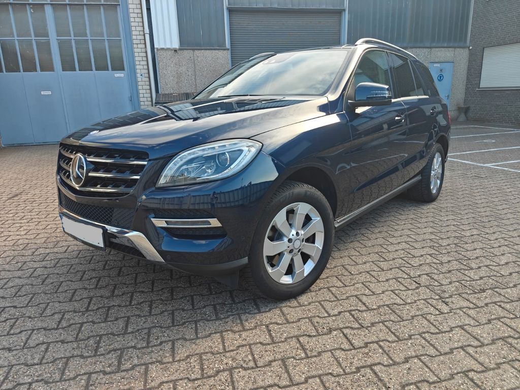 Bild des Angebotes Mercedes-Benz ML 350 BlueTEC 4MATIC-STH.-PANOR.D-AHK,VOLLLEDER