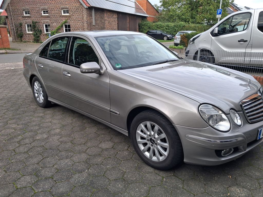 Bild des Angebotes Mercedes-Benz E 280 4MATIC Classic