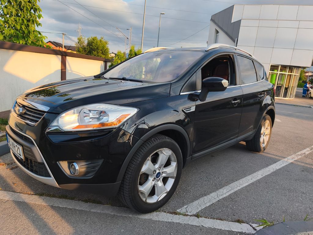 Ford Kuga 2,0 TDCi 4x4 103kW Individual, PANORAMA