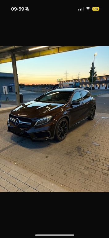 Bild des Angebotes Mercedes-Benz GLA 45 AMG Mercedes- GLA 45 4MATIC DCT Standard