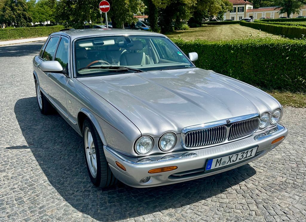 Bild des Angebotes Jaguar XJ8 Sovereign, RHD, Sammlerzustand