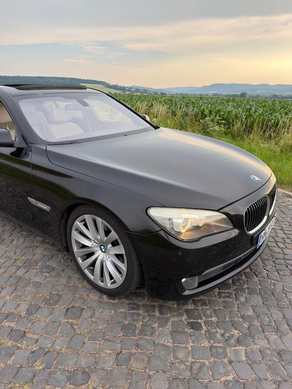 Bild des Angebotes BMW F01 740i -ACC*Großes Navi*20zoll