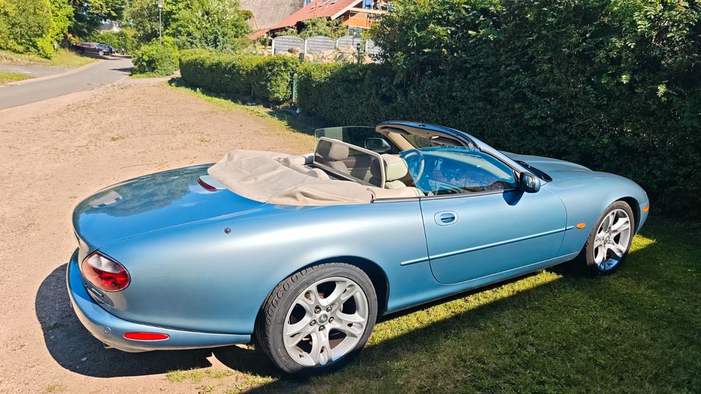 Bild des Angebotes Jaguar XK8 Cabriolet - gepflegter Klassiker Zirkonmet.