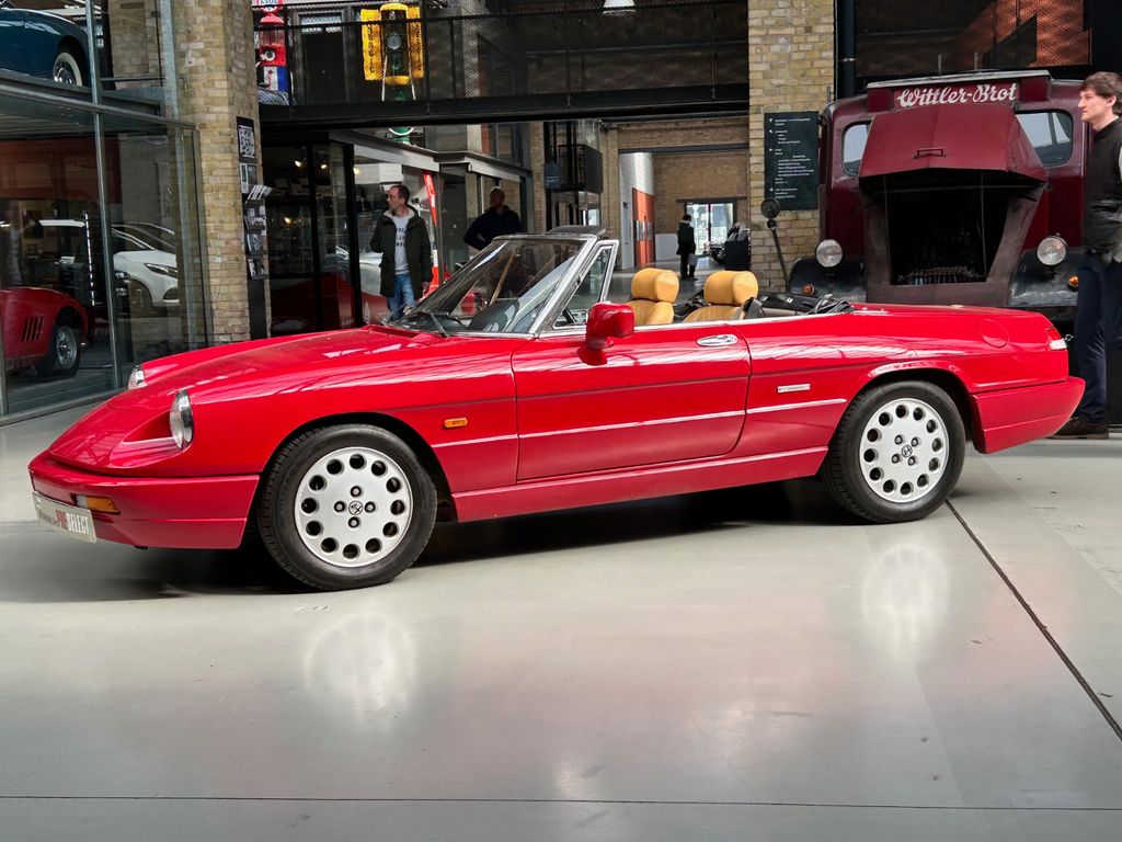 Bild des Angebotes Alfa Romeo Spider 2.0 i.e. Serie 4 mit Echtleder!
