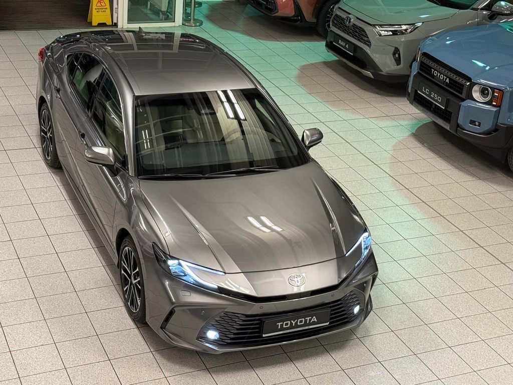 Toyota CAMRY-EXECUTIVE-NEW FACE-LEDER-LED-KAMERA