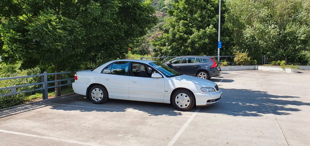 Opel Omega B 2.6 V6
