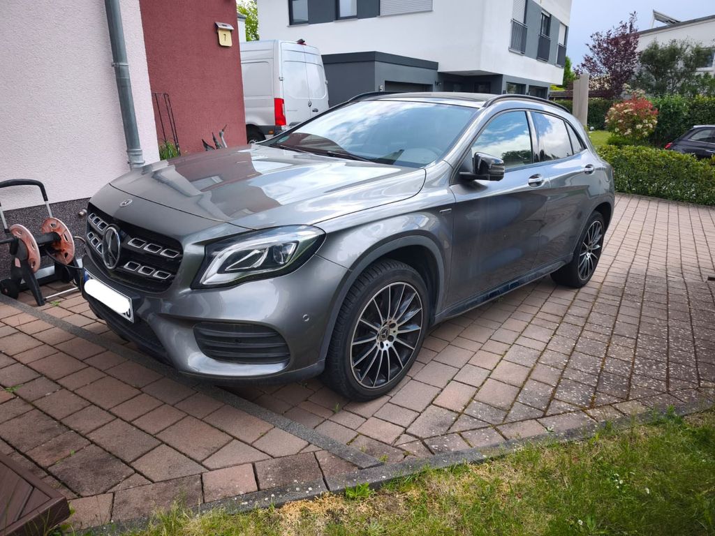 Bild des Angebotes Mercedes-Benz GLA 200 AMG Line Panorama 360Kamera Distronic