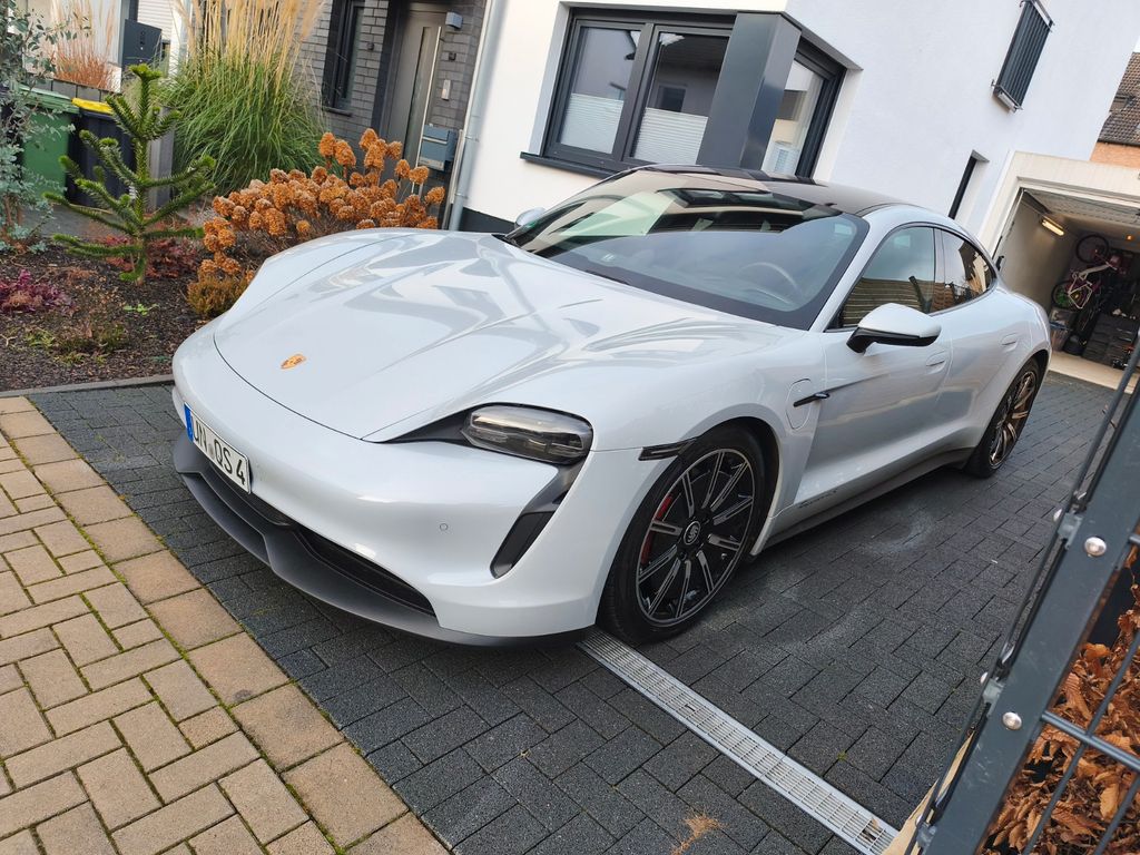 Bild des Angebotes Porsche Taycan 4S Performance B. Eisgrau (Kreide) 36tkm
