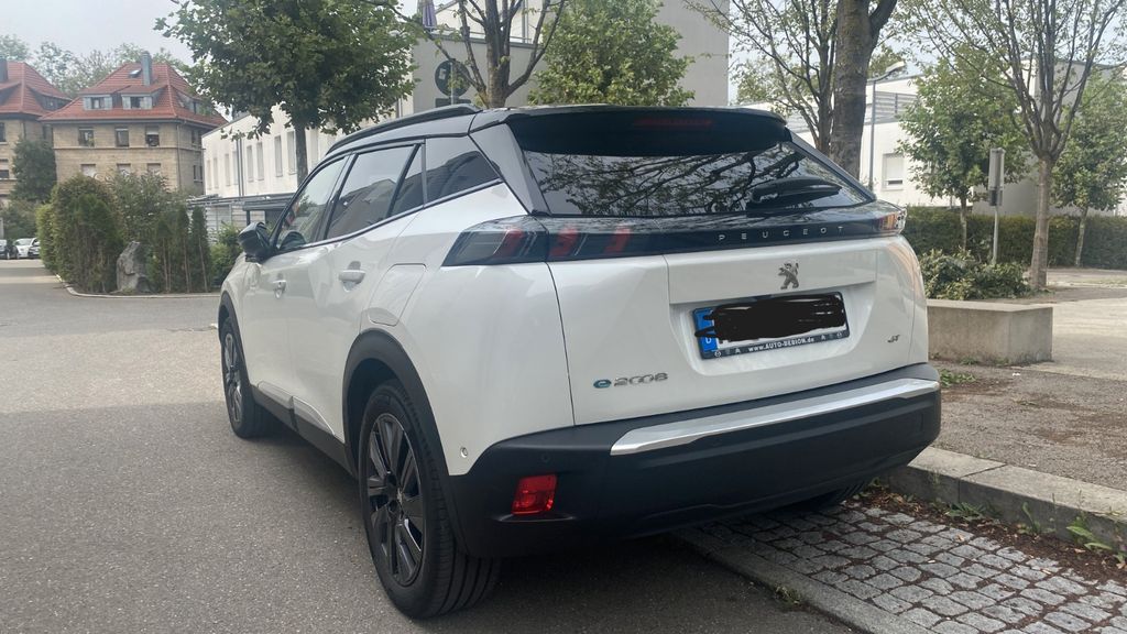 Bild des Angebotes Peugeot e-2008 136 GT Pack + Extras