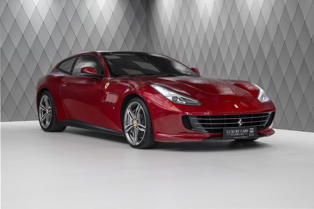 Ferrari GTC4 Lusso V12 RED / BROWN PANO VENTILATION