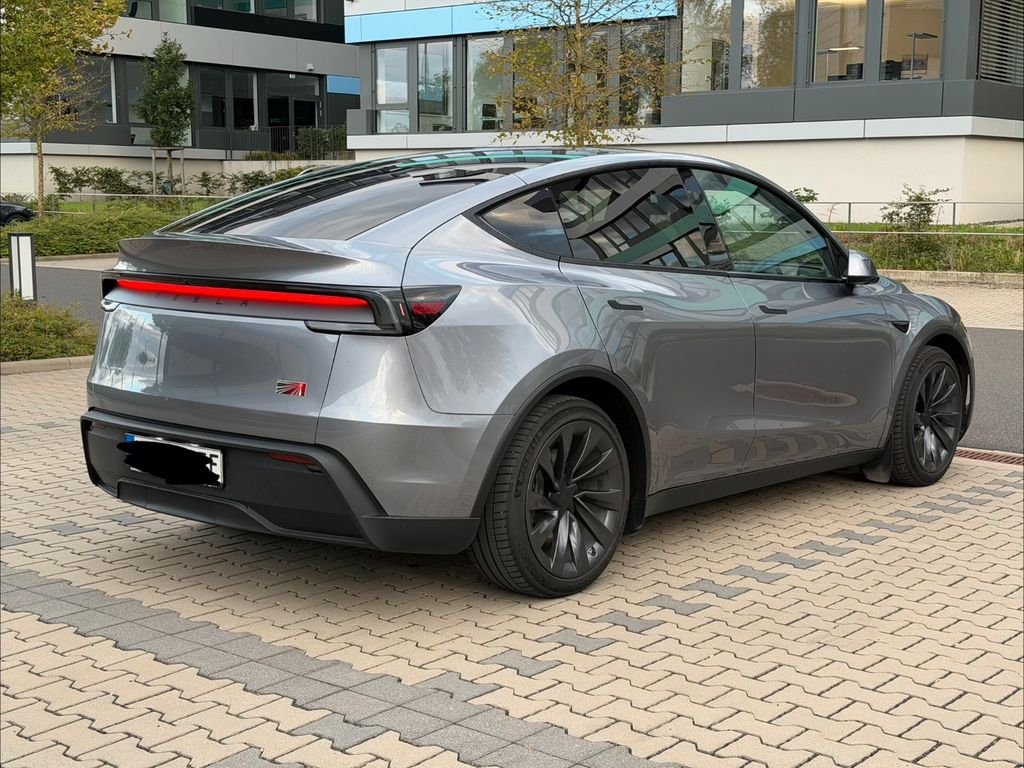 Bild des Angebotes Tesla Model Y Long Range | EAP | Boost | AHK | 20 Zoll