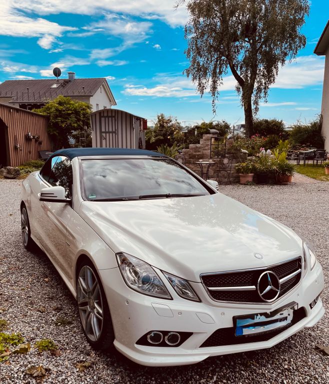 Bild des Angebotes Mercedes-Benz E 200 Cabrio AMG-Optik-Neuer Motor - Top-Zustand