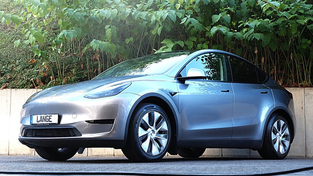 Bild des Angebotes Tesla Model Y Long Range RWD,  Model 2024, Glasdach