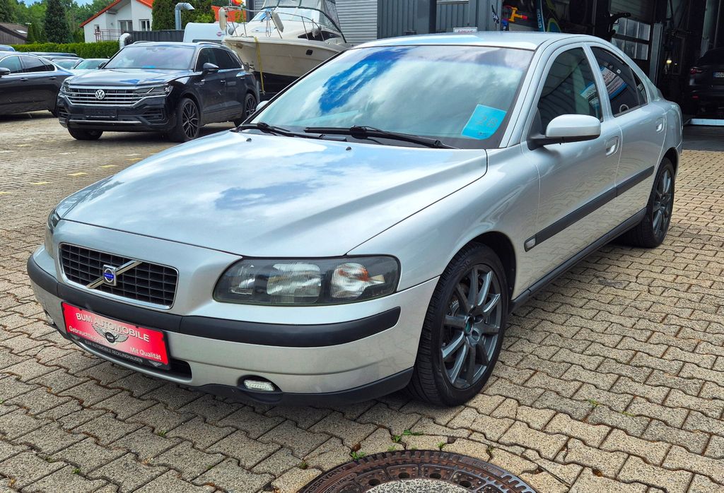 Bild des Angebotes Volvo S60 2.4 Silver Edition PDC TÜV NEU