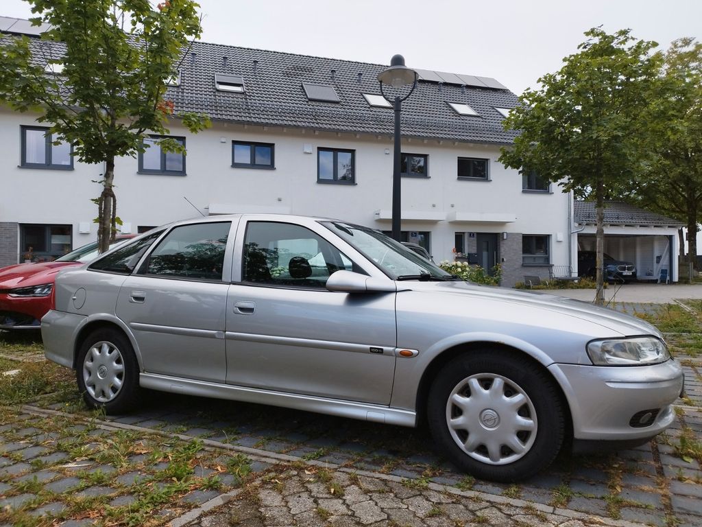 Bild des Angebotes Opel Vectra 1.6 16V -