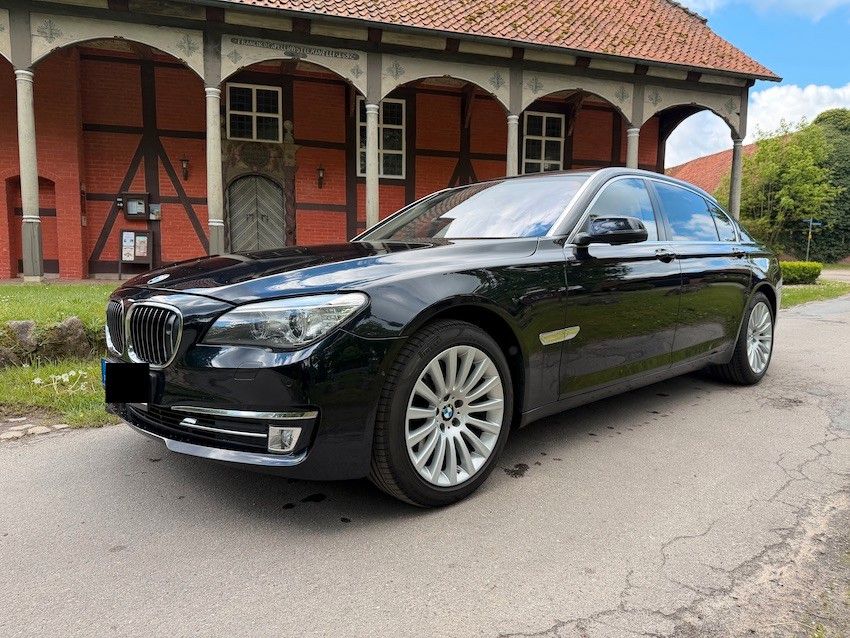 Bild des Angebotes BMW 750Ld xDrive - Exklusiv Lounge, Night Vision