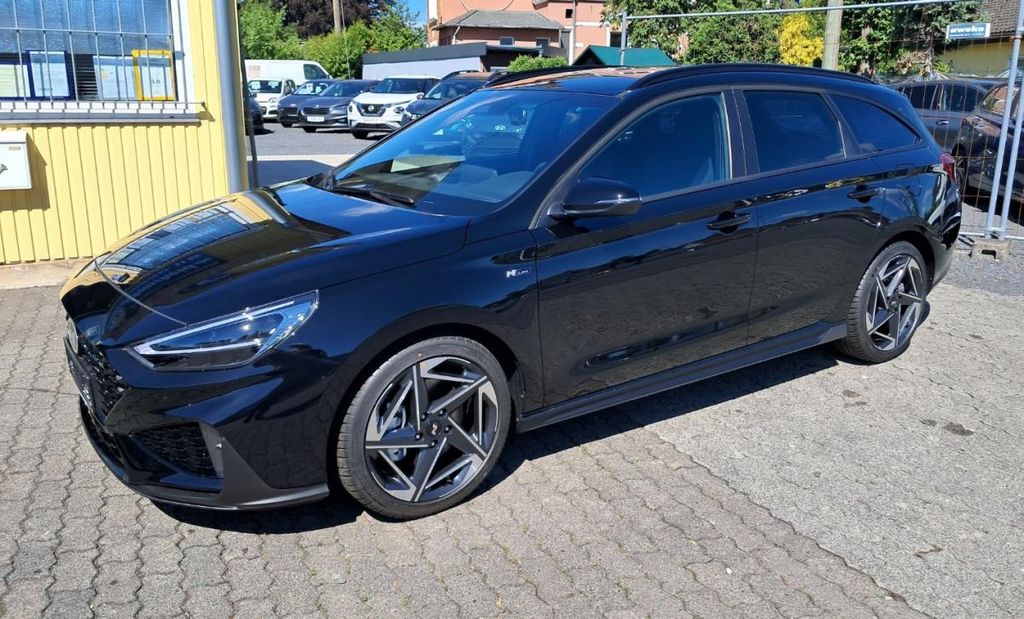Bild des Angebotes Hyundai i30 KOMBI-N Line 1.6T 7DCT-KLIMAAUT-18-WINTER-L