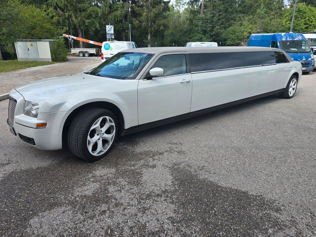 Bild des Angebotes Chrysler 300C Stretchlimousine