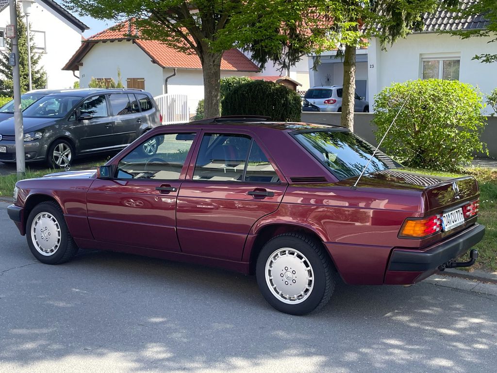 Bild des Angebotes Mercedes-Benz 190E AVANTGARDE ROSSO Inzahlungnahme W124T