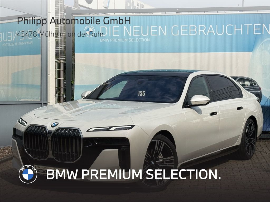 Bild des Angebotes BMW 740d xDrive M Sport PanoSky StHzg Autobahnas B&W